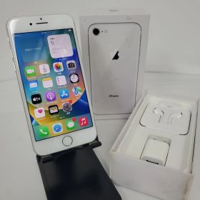 Apple iPhone 8 (NQ792)・スマホ・第11世代・ホワイト・SIMロックあり・DOCOMOキャリア・64GBiOS 17.2.1 #002982
