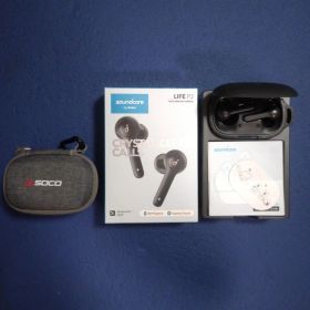 Anker Soundcore LIFE P2(ケース付き)