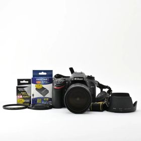 1520＜並品＞ Nikon ニコン デジタル一眼レフカメラ D7100 18-200VRIIレンズキット