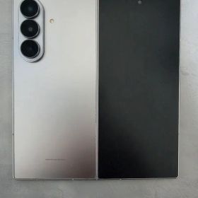 Samsung Galaxy Z Fold 7 シルバーシャドウ 本体