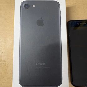 Apple iPhone 7 ブラック 本体
