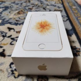 【超美品】Apple iPhone SE ゴールド 本体