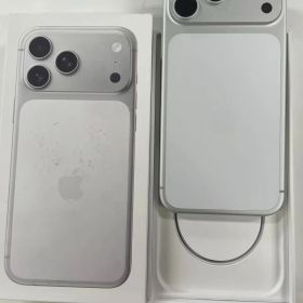 「中古」 バッテリー100％ Apple iPhone 17 Promax 512GB シルバー MFYC4J/A SIMロック解除済 SIMフリー4549995649314 目立った傷や汚れなし