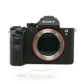 【中古】 (ソニー) SONY α7R II ボディ [ILCE-7RM2]【中古カメラ デジタル一眼】 ランク：B