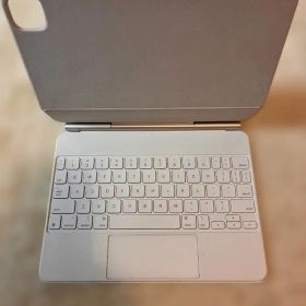 Apple Magic Keyboard 11インチ用 ホワイトUS配列ケース付