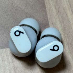 Beats Studio Buds ホワイト ワイヤレスイヤホン 左右