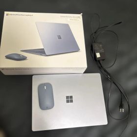 Microsoft Surface Laptop 4 本体とマウス