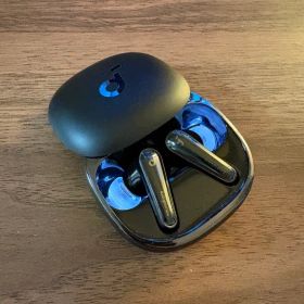 【美品】Anker Soundcore Liberty 4（ブラック）箱付