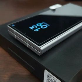 Galaxy Z Fold 6 シルバー256GB 国内au版 アラミドケース付