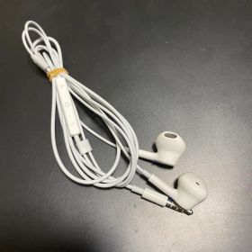【中古・保管品】Apple EarPods with 3.5 mm Headp…