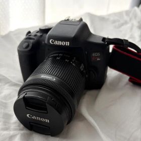 Canon EOS Kiss X8i ダブルズームキット(値下げ交渉可)