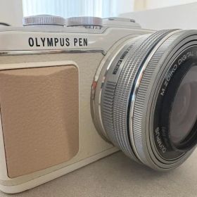 OLYMPUS PEN Lite E-PL7 ホワイト