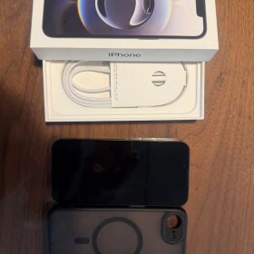 Apple iPhone16e 本体