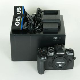[美品 | シャッター数6,500回] OLYMPUS OM-D E-M1 Mark II [ボディ] | マイクロフォーサーズマウント