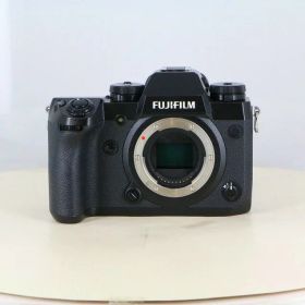 【中古】 (フジフイルム) FUJIFILM X-H1 ボデイ【中古カメラ デジタル一眼】 ランク：B