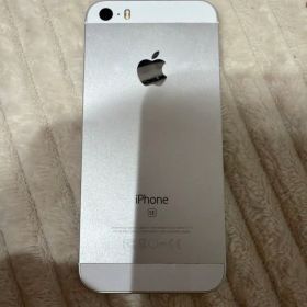 Apple iPhone SE シルバー 本体