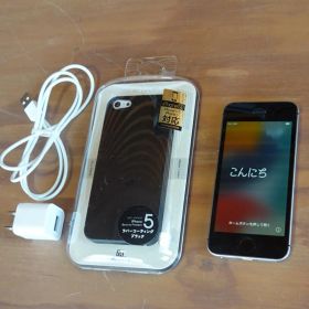 iPhone SE 64GB バッテリー97％ simフリー スペースグレイ