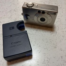 美品Canon IXY DIGITAL 200 20メガピクセル PC1022
