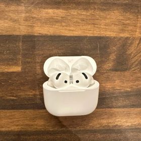 Apple AirPods4 ノイズキャンセル無し