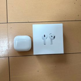Apple AirPods 4 本体 箱付き