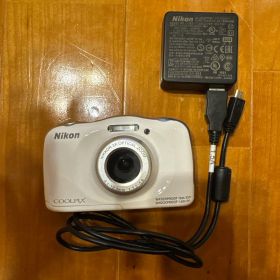 「Nikon COOLPIX S33 ホワイト 防水デジカメ 完動品