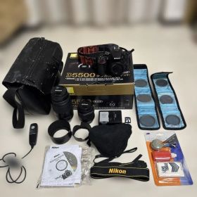 【美品】ニコン Nikon D5500 ダブルズームキット おまけ付き
