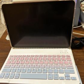 iPadAir第4世代256GBとIpencilローズピンクキーボード等セット