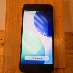 iPhone SE 第3世代 64GB SIMフリー バッテリー84% 美品