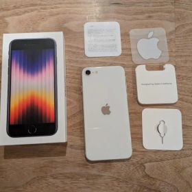 Apple iPhone SE 第3世代 64GB 本体