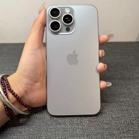 iPhone15 ProMax 256G ナチュラルチタニウム 中古美品 全機能動作確認済み