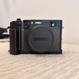 FUJIFILM X100VI コンパクトデジタルカメラ