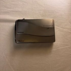 FUJIFILM FinePix Z700EXR 本体
