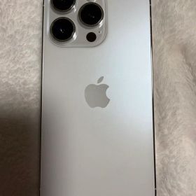 Apple iPhone 14 Pro 本体