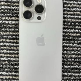 iPhone15 Pro 128G ホワイトチタン 中古美品 純正箱・ケーブル付き 全機能確認済み