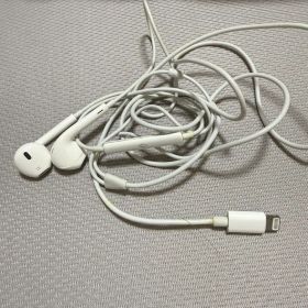 Apple EarPods Lightning接続 ホワイト