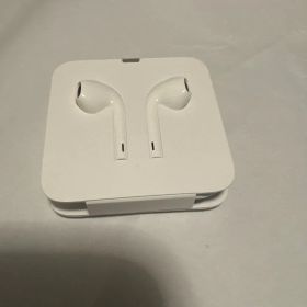 Apple EarPods with Lightning Connector