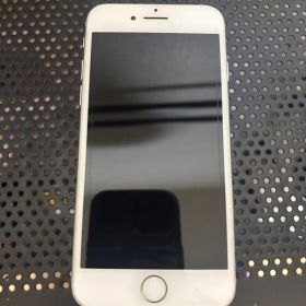 Apple iPhone 7 本体 シルバー 128GB simロックなし 美品