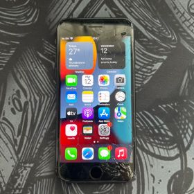 Apple iPhone 7 ブラック 本体