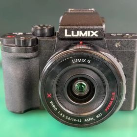 Panasonic DC-G100 + G VARIO 14-42mm PZ