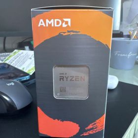 AMD Ryzen 5 5600 CPU 本体