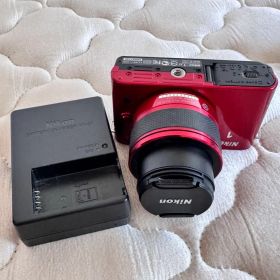 Nikon 1 J1 レッド 1 NIKKOR 10-30mm
