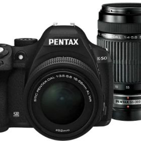 【中古】「非常に良い」RICOH デジタル一眼レフ PENTAX K-50 DAL18-55mmWR・DAL55-300mmダブルズームキット ブラック K-50 300WZOOM KIT BLACK 1