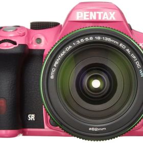 【中古】 RICOH デジタル一眼レフ PENTAX K-50 DA18-135mmWRレンズキット ピンク K-50 18-135WR KIT PINK 11006 当店保証30日間 人気 ミラーレス 一眼レフ 交換レンズ カメラ
