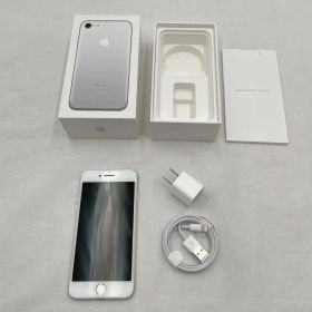 【8/14～8/16限定価格】★美品/箱付き★Apple iPhone 7 32GB MNCF2J/A SIMロック解除済み(docomo) シルバー (RM2426)