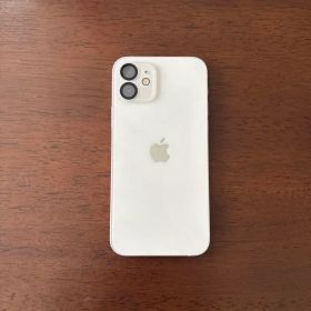 iPhone 12 128GBホワイト（液晶漏れあり）