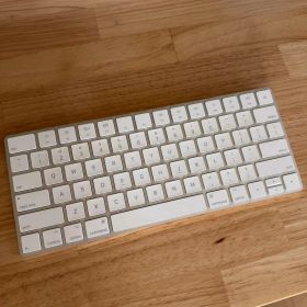 Apple純正 Magic Keyboard US配列（白・Lightning）