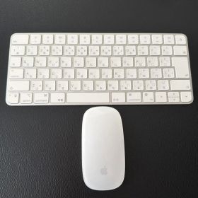 Apple Magic Keyboard & Magic Mouse
