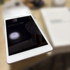 HUAWEI MediaPad M3 Lite 10 本体