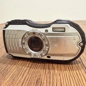 RICOH WG-4 シルバー 防水・耐衝撃 コンパクトデジカメ 通電確認 中古 平成レトロ 動作品 アウトドア 登山 キャンプ 水中