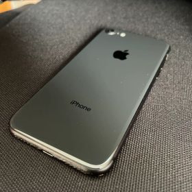 Apple iPhone 8 ブラック 本体 SIMロックあり